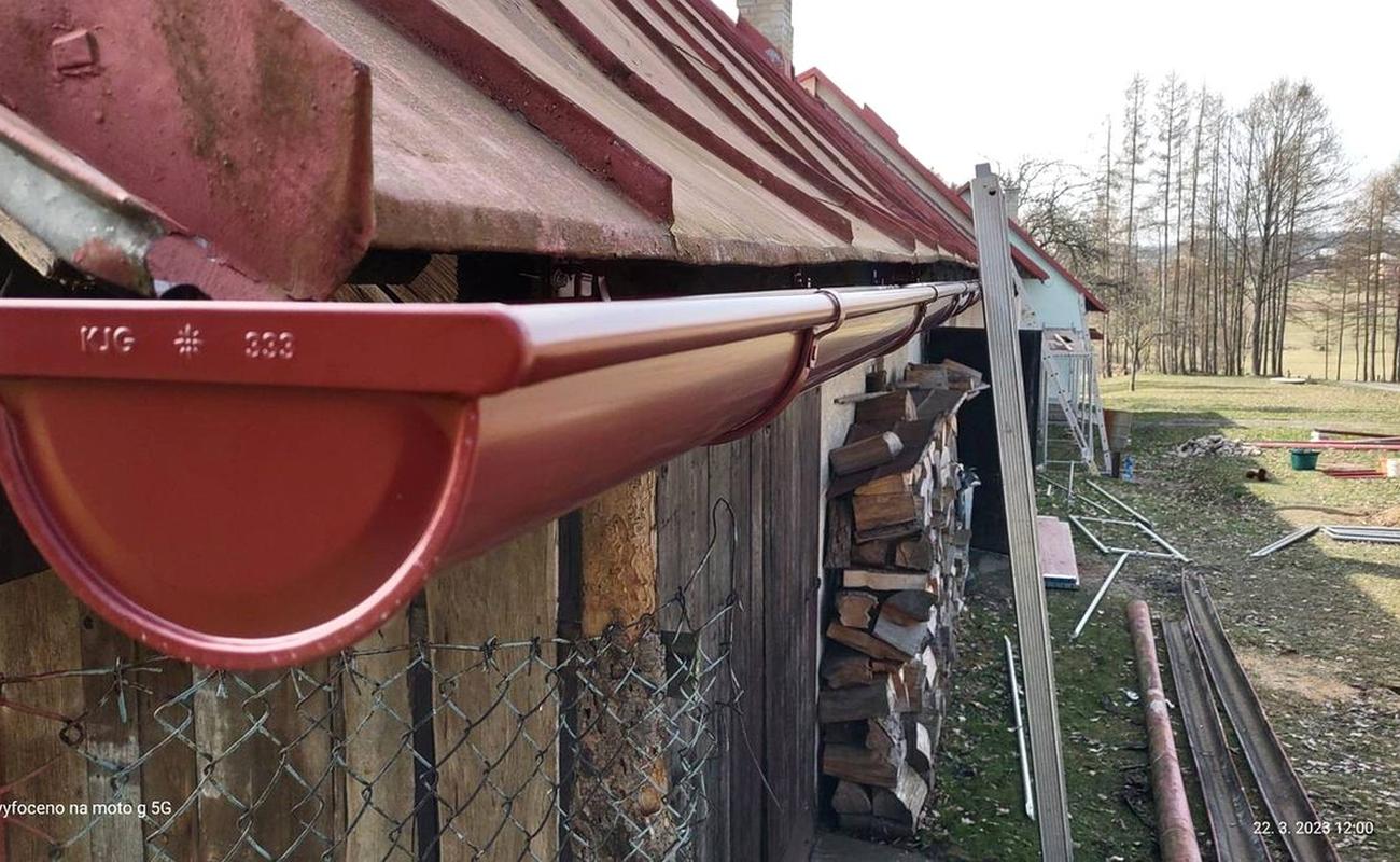 Montaj jgheaburi si burlane pentru acoperis